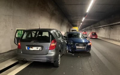 Obstalden GL – Unfall auf der A3 – Auto gerät auf die Gegenfahrbahn