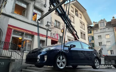 Stadt Luzern – Mit Auto auf Rathaustreppe stecken geblieben