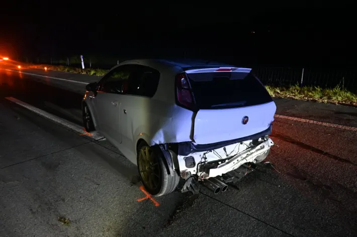 Salez SG – Totalschaden nach Überholmanöver auf der A13