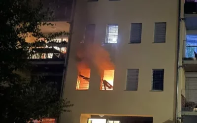 Bulle FR – Wohnhaus gerät in Brand