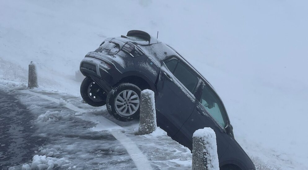 Realp UR: Sperrung der Furkapassstrasse aufgrund von Schnee und Unfall