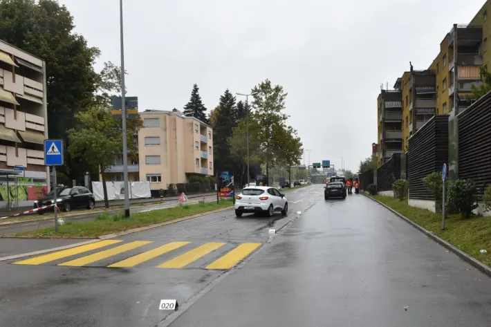 Glattbrugg ZH – Schwer verletzter Fussgänger nach Kollision mit Auto auf Fussgängerstreifen