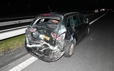 A3/Heiligkreuz SG – Unfall zwischen einem Lieferwagen und Auto