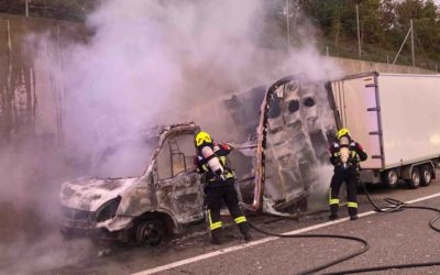 Härkingen SO – Lieferwagen auf der A1 in Vollbrand geraten