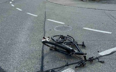 Bettlach SO – E-Bike-Lenker (18) von Auto erfasst und verletzt