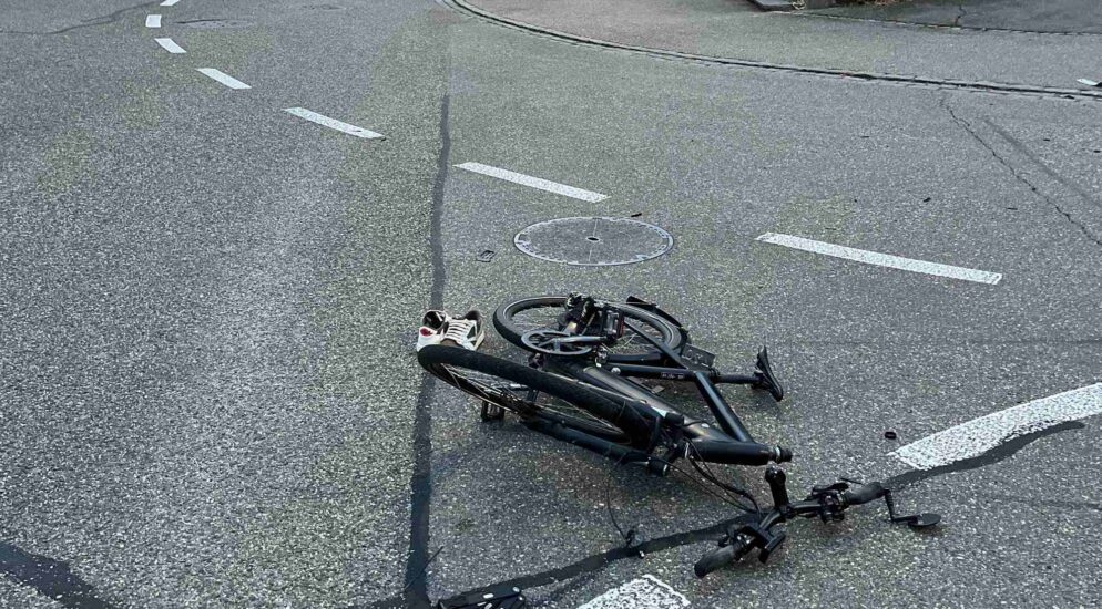 Bettlach SO – E-Bike-Lenker (18) von Auto erfasst und verletzt