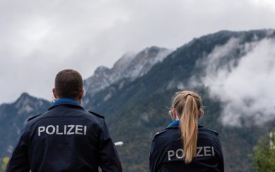 Stadt Chur GR – Unbekannter Mann bedroht Shop-Personal – Zeugen gesucht