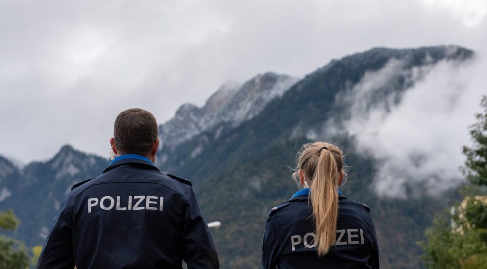 Stadt Chur GR – Unbekannter Mann bedroht Shop-Personal – Zeugen gesucht