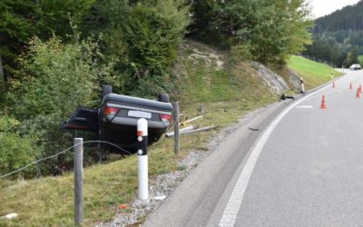 Trogen AR – Nach Selbstunfall auf dem Dach gelandet