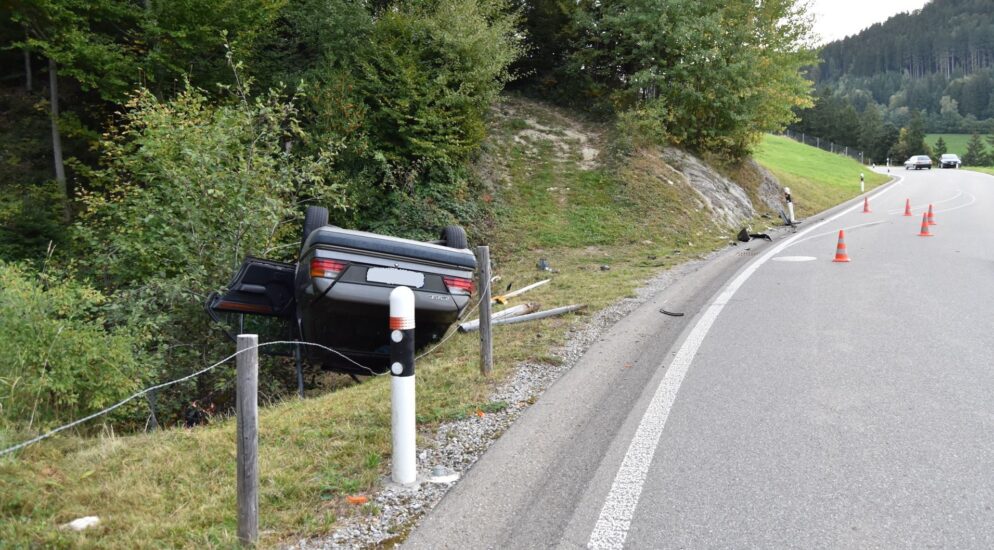 Trogen AR – Nach Selbstunfall auf dem Dach gelandet
