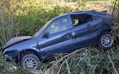 Hüswil LU – Autolenker (20) prallt in Brückenmauer