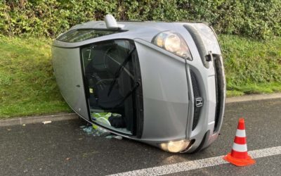 Sursee LU / A2 – Bei Unfall gegen Bordsteinkante geprallt und gekippt