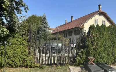 Menziken AG – Kleiner Heckenbrand wird teuer – Zeugenaufruf