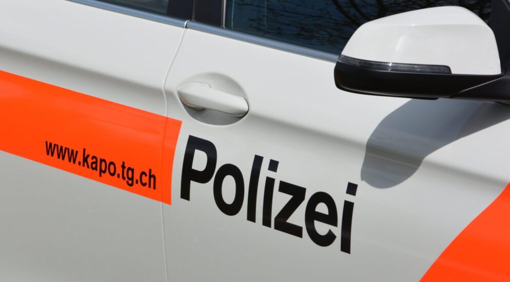 Hüttlingen TG: Motorradfahrer (21) entzieht sich der Polizeikontrolle
