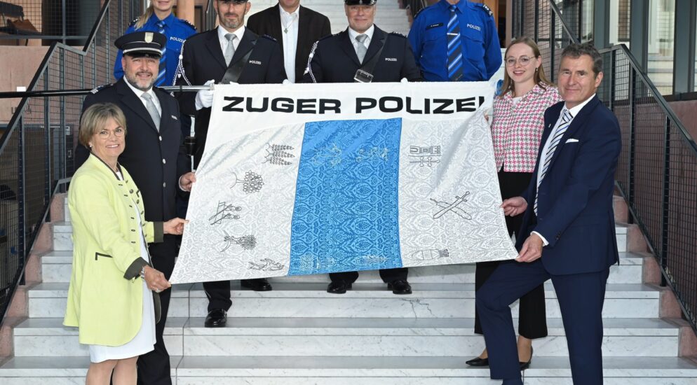 Zuger Polizei: Korpsfahne erstrahlt in neuem Glanz Zuger Polizei: Korpsfahne erstrahlt in neuem Glanz