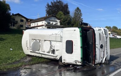 Eschenbach LU – Tankwagen bei Unfall umgekippt – Heizöl ausgelaufen