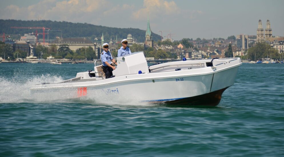 Stadt Zürich ZH – Mann durch Taucheinsatz der Wasserschutzpolizei aus See gerettet