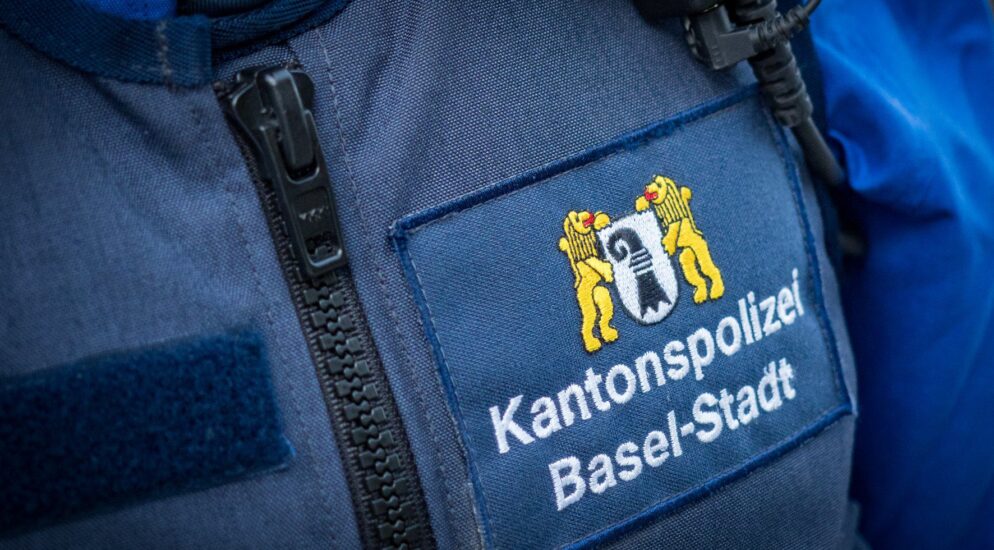 Stadt Basel BS – Fahrradfahrerin nach Kollision mit Taxitür verletzt