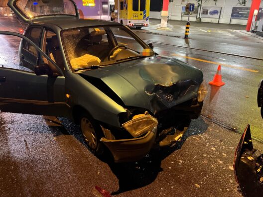 Wittenbach SG – Verkehrsunfall zwischen zwei Autos – zwei Personen verletzt