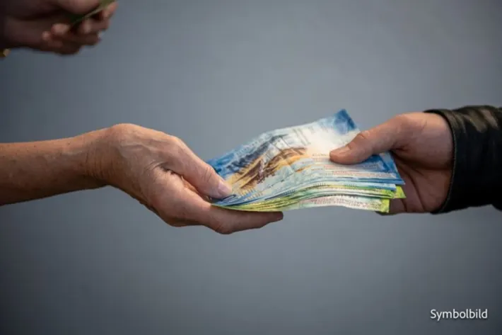 Bezirk Horgen ZH – Betrüger ergaunern mehrmals Geld von Rentner