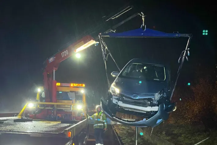 Autobahn A1 bei Subingen SO - Selbstunfall mit Auto – niemand verletzt - Normalstreifen gesperrt Autobahn A1 bei Subingen SO - Selbstunfall mit Auto – niemand verletzt - Normalstreifen gesperrt