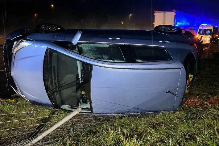 Autobahn A1 bei Subingen SO - Selbstunfall mit Auto – niemand verletzt - Normalstreifen gesperrt Autobahn A1 bei Subingen SO - Selbstunfall mit Auto – niemand verletzt - Normalstreifen gesperrt