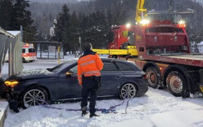 St. Moritz GR – Selbstunfall – Fahrzeug prallt in Fussgängerunterführung