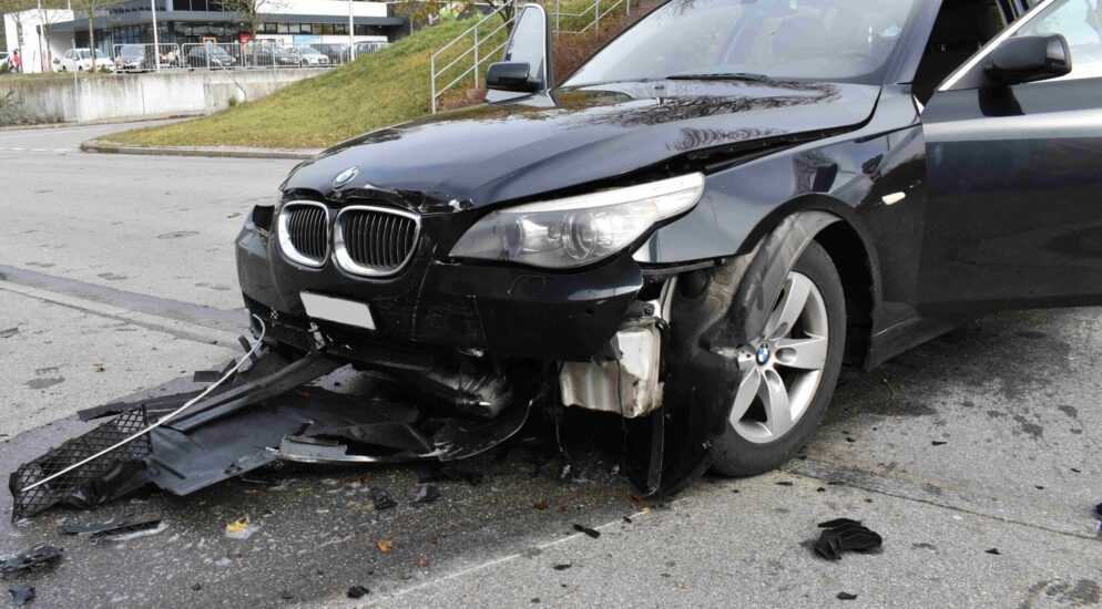 Herisau AR – BMW-Fahrerin (62) verwechselt Gas- mit Bremspedal