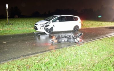 Willisau LU – Motorradfahrer (17) bei Kollision mit Auto erheblich verletzt