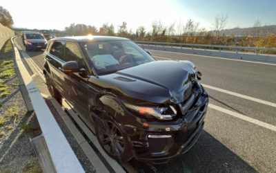 Gisikon-Root LU / Autobahn A14 – Kollision zwischen Auto und Lieferwagen