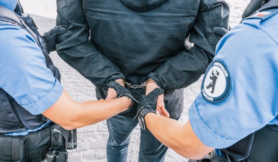 Stadt St.Gallen SG: Gewahrsam nach Sachbeschädigung und Körperverletzung Stadt St.Gallen SG: Gewahrsam nach Sachbeschädigung und Körperverletzung