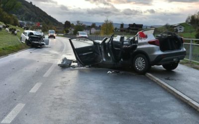 Adligenswil LU – Frontalkollision zwischen zwei Autos – zwei Verletzte