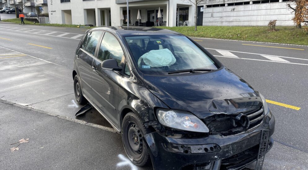wppi-image-polizei-newsunfStadt St.Gallen SG: Autofahrer (52) fährt über Mittelinsel – Totalschaden Stadt St.Gallen SG: Autofahrer (52) fährt über Mittelinsel – Totalschaden