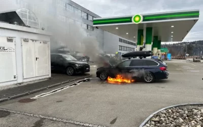 Oberbüren SG – Auto aufgrund eines technischen Defekts in Brand