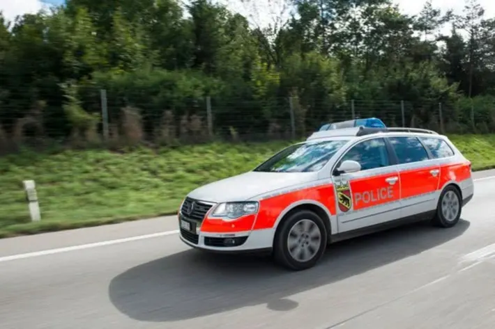 Stadt Biel BE – Lieferwagen in Brand gesetzt – Zeugenaufruf