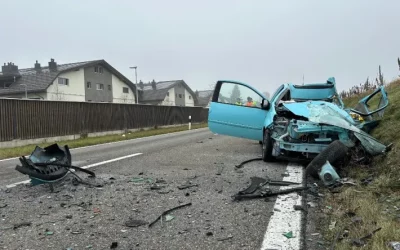 Horrorunfall auf der Wohlerstrasse in Waltenschwil AG endet tödlich – Strasse gesperrt