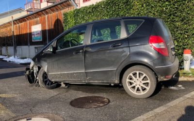 Rüti ZH – Kollision zwischen zwei Autos