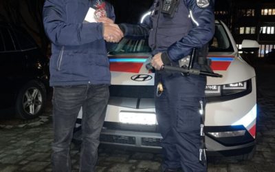 Stadtpolizei Uster – Couragierter Junge stellt Einbrecher – Polizei nimmt Einbrecher fest