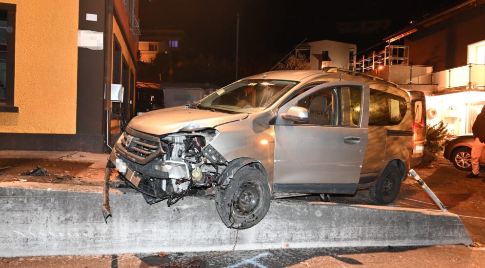 Balgach SG – Fahrunfähig zwei Selbstunfälle verursacht