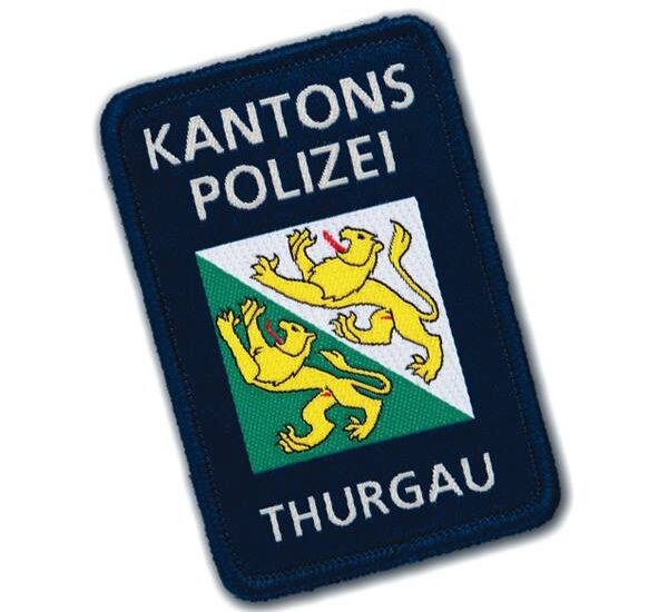 Lengwil TG – Autofahrer (71) kollidiert mit Zaun und Treppe – zwei Personen verletzt