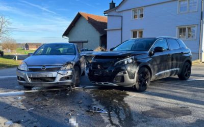 Muolen SG – Verkehrsunfall zwischen zwei Autos – eine Person verletzt
