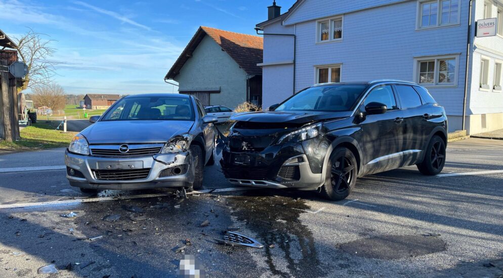 Muolen SG – Verkehrsunfall zwischen zwei Autos – eine Person verletzt
