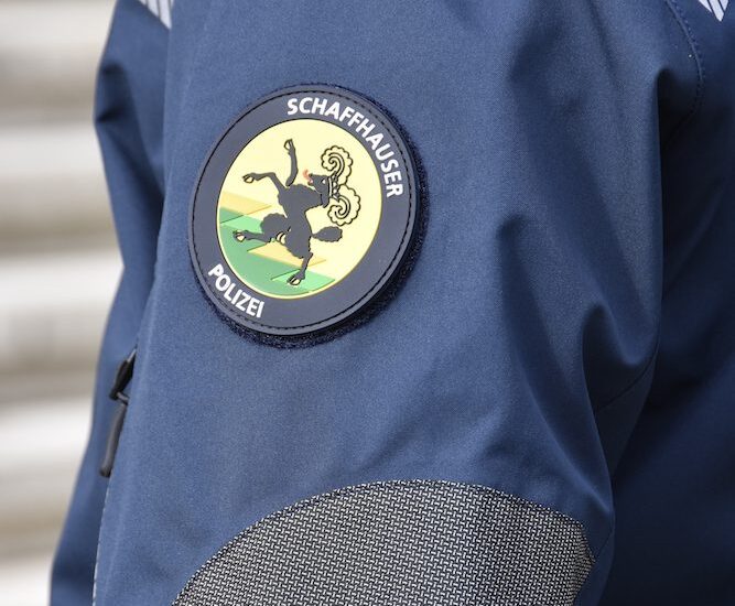 Stadt Schaffhausen SH – Frontalkollision zwischen Traktor und Auto – ein Verletzter