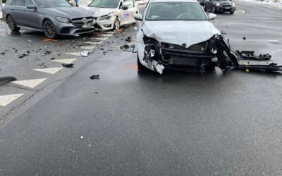 Sennwald SG – Verkehrsunfall zwischen drei Autos – Sachschaden rund 80’000 Franken