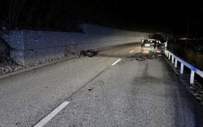 Lampenberg BL – Renault-Fahrer (34) kollidiert mit Leitplanke – schwer verletzt