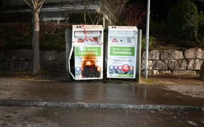 Wil SG – Unbekannte werfen Feuerwerkskörper in Altkleider-Container