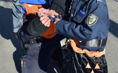 Kanton Luzern – Fasnacht 2024 – Polizei verteilt Armbänder für Kinder