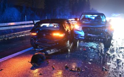 Buchs SG / N13 – Auffahrkollision auf Autobahn mit mehreren Autos