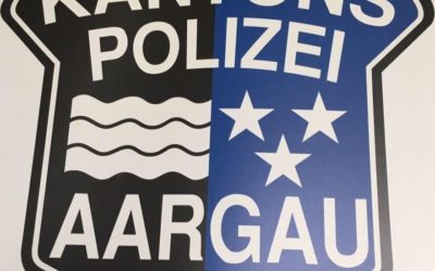 Neuenhof AG – Unbekannte werfen Scheiben von Bussen ein – Nachtrag