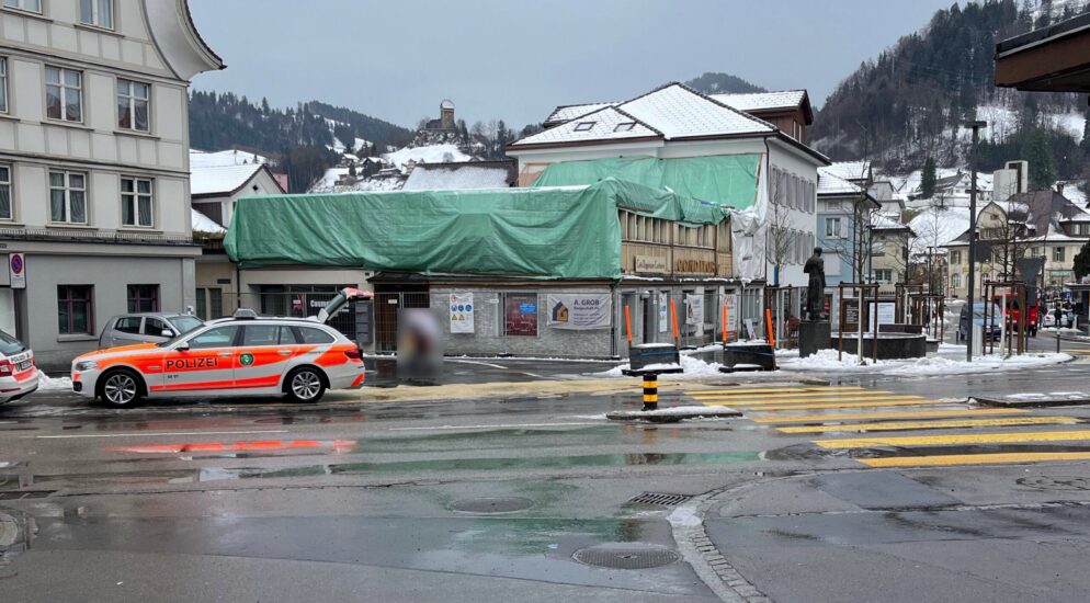 Wattwil SG – Velofahrerin (74) nach Kollision mit Auto verletzt